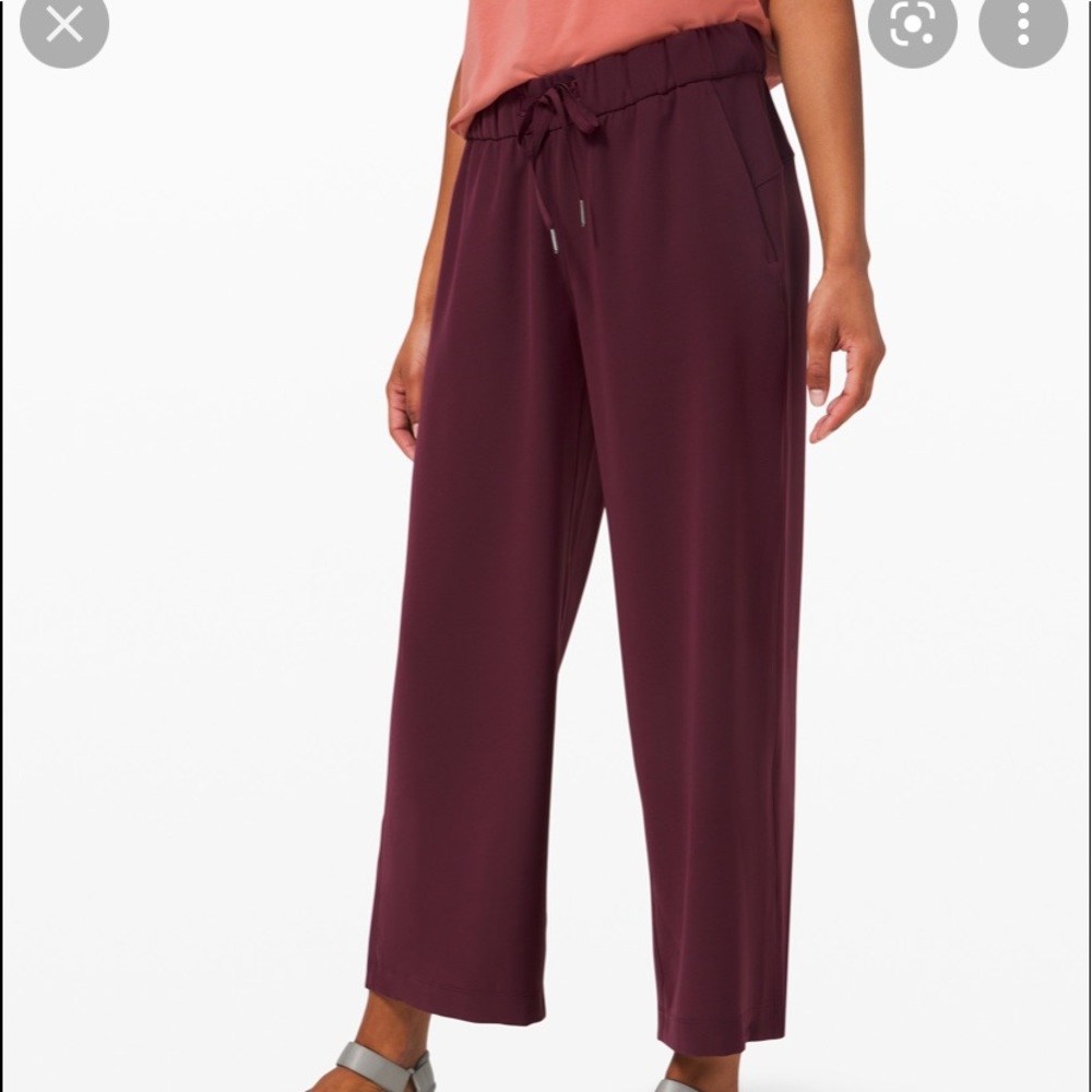 Lululemon On The Fly 7/8 Wide Leg Pant